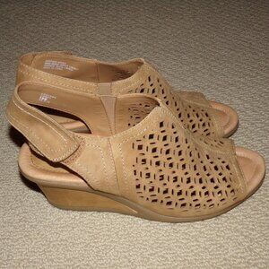 EARTH LEATHER WEDGE SANDALS SZ 10B